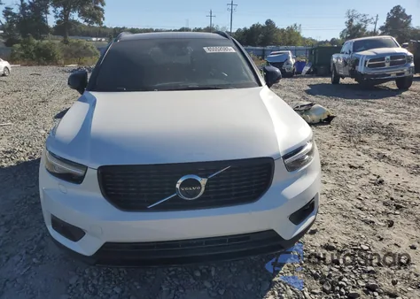 2021 Volvo Xc40 T5 R-Design z USA, uszkodzony, nr VIN YV4162UM4M2438054